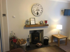 Ponderosa Cottage Lisburn Free Gated Parking M1 & City all close by